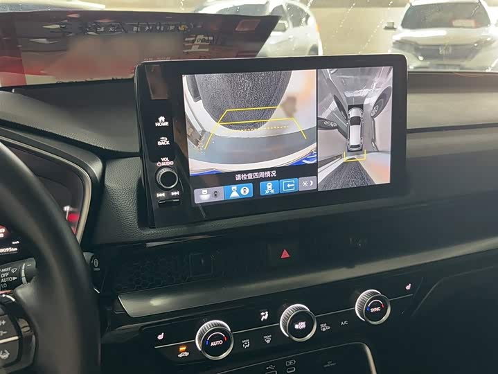 Фото 13 - Honda CR-V