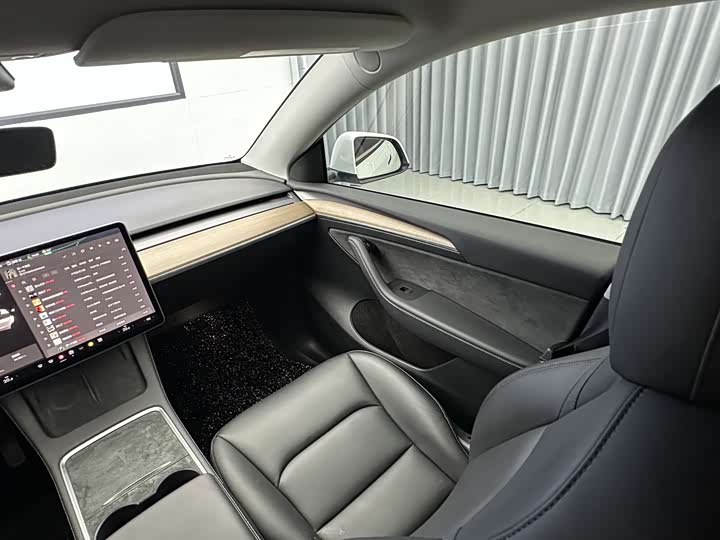 Фото 11 - Tesla Model Y