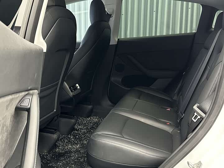 Фото 19 - Tesla Model Y