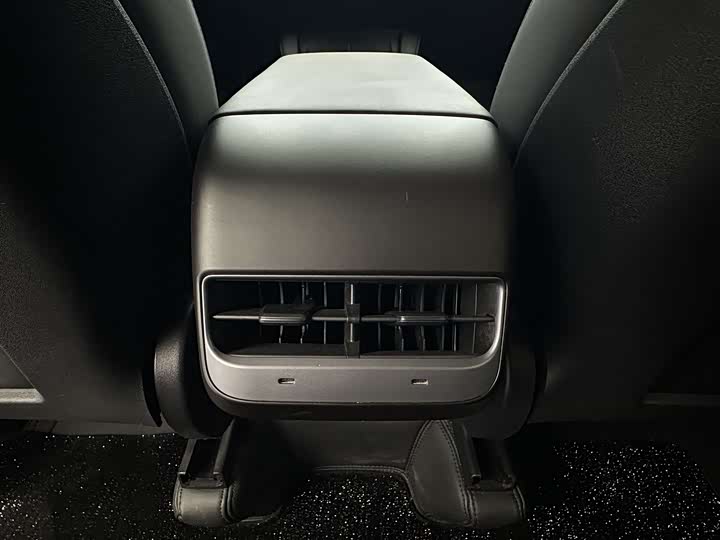 Фото 23 - Tesla Model Y