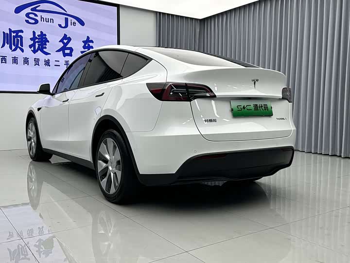 Фото 26 - Tesla Model Y