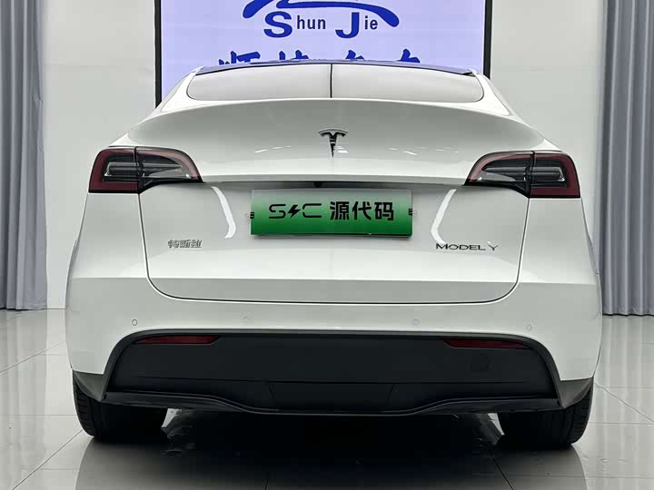 Фото 27 - Tesla Model Y