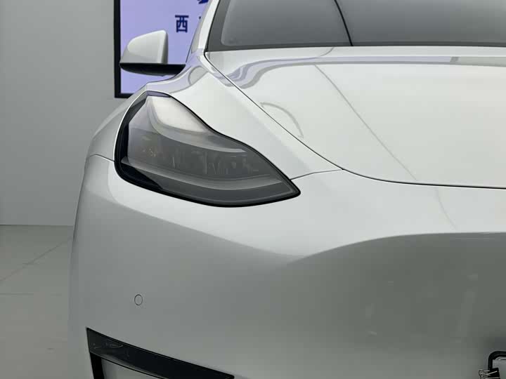 Фото 3 - Tesla Model Y
