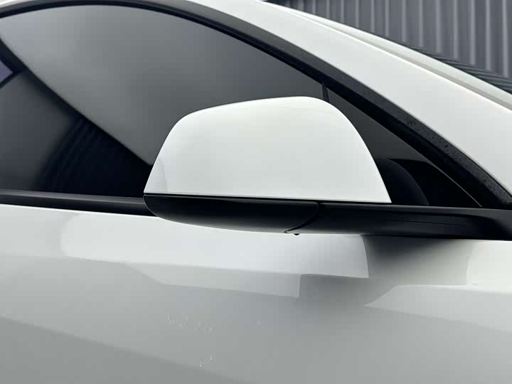 Фото 6 - Tesla Model Y