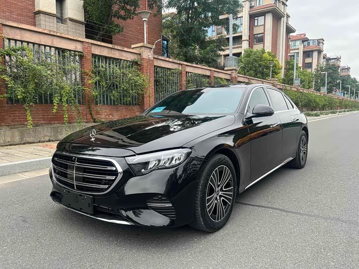 Photo 1 - Mercedes-Benz E-Class