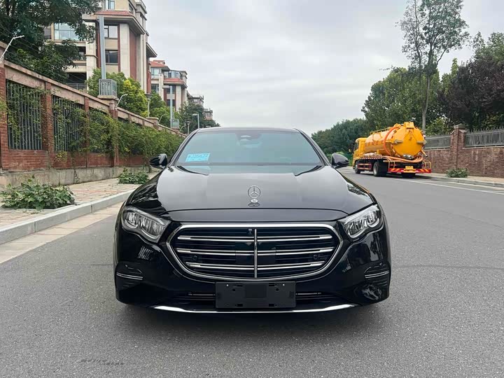 Photo 2 - Mercedes-Benz E-Class