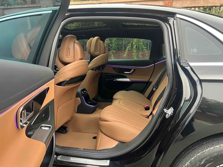 Photo 6 - Mercedes-Benz E-Class