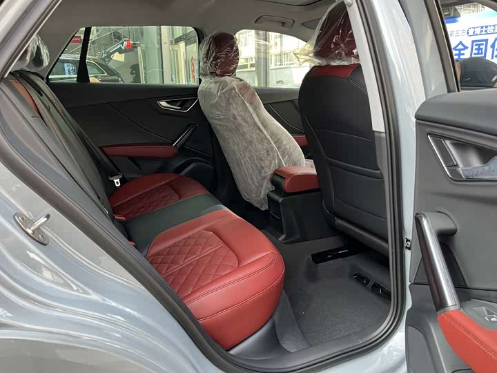 Фото 6 - Audi Q2L