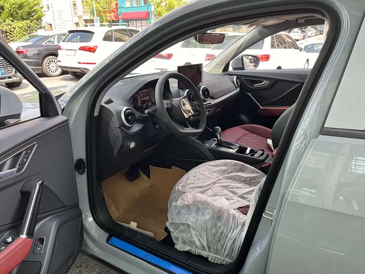 Фото 8 - Audi Q2L