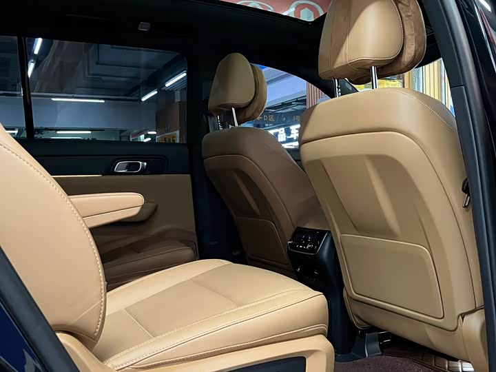 Фото 14 - LiXiang One