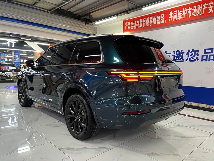 Фото 3 - LiXiang One