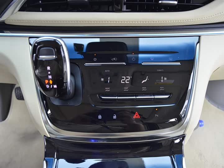 Фото 8 - Buick GL8 ES