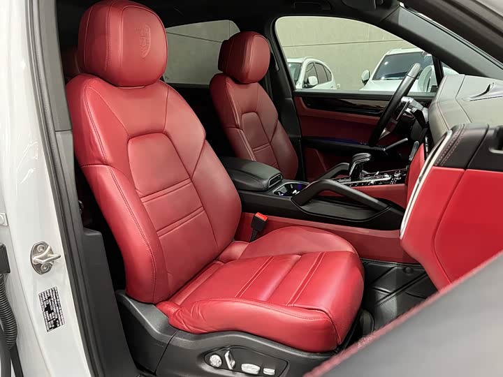 Фото 28 - Porsche Cayenne