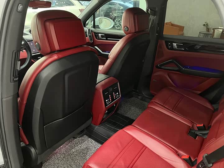 Фото 32 - Porsche Cayenne