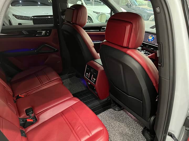 Фото 33 - Porsche Cayenne