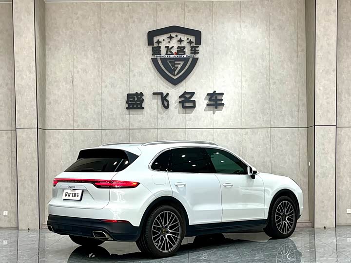 Фото 7 - Porsche Cayenne