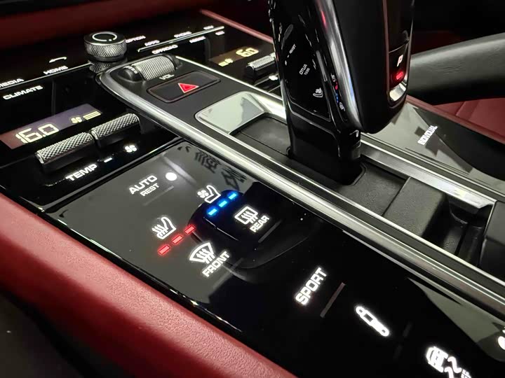 Фото 23 - Porsche Cayenne