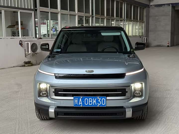 Фото 2 - Geely Icon