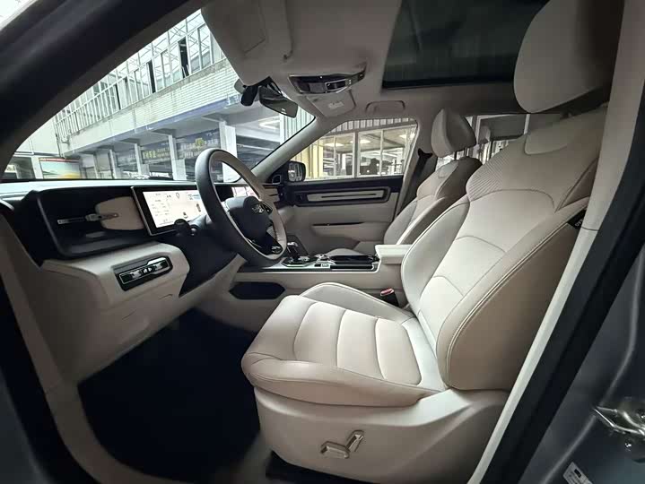 Фото 4 - Geely Icon