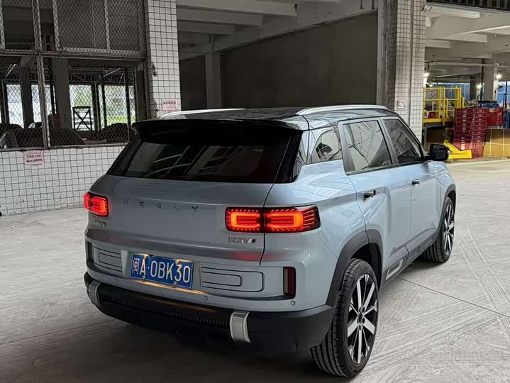 Фото 9 - Geely Icon