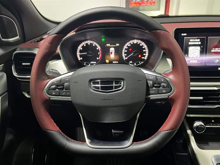 Фото 16 - Geely Coolray