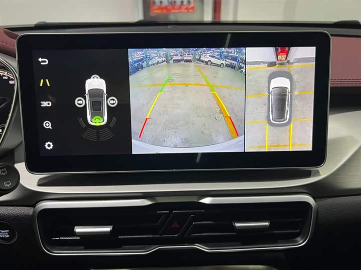 Фото 17 - Geely Coolray