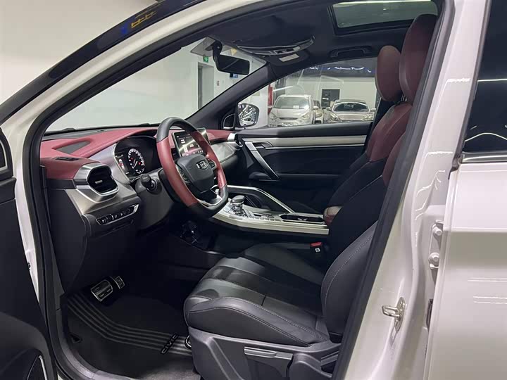 Фото 9 - Geely Coolray