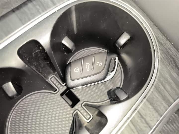 Фото 9 - Roewe D7