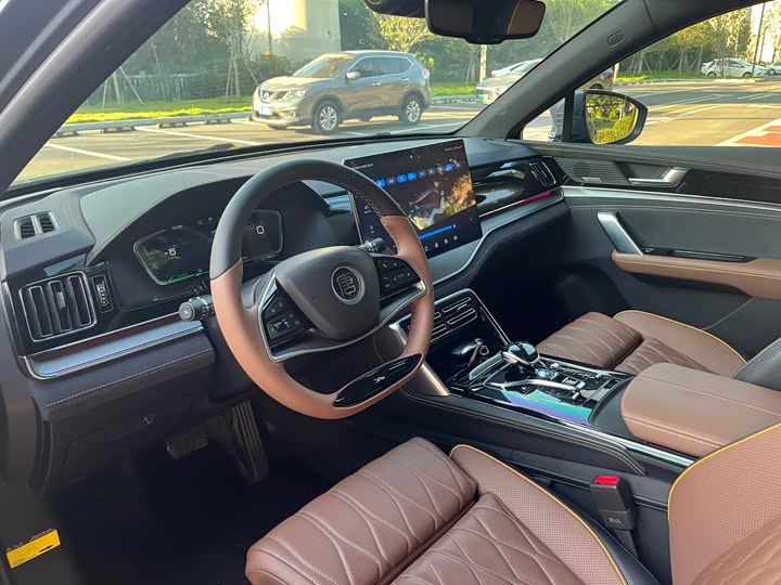 Фото 4 - BYD Tang Hybrid/EV