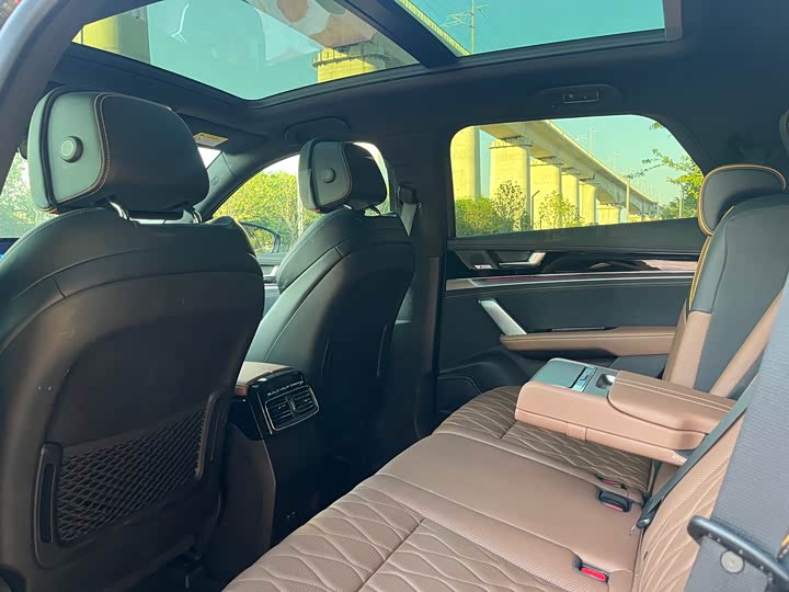 Фото 6 - BYD Tang Hybrid/EV