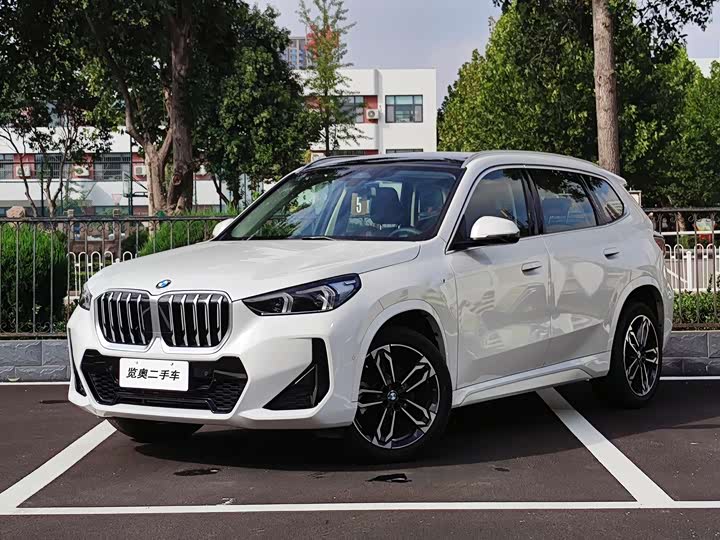 Фото 2 - BMW X1