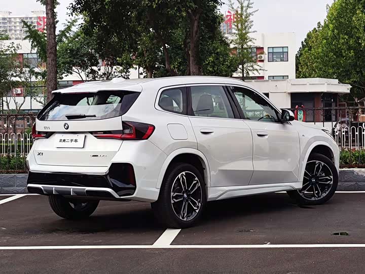 Фото 3 - BMW X1