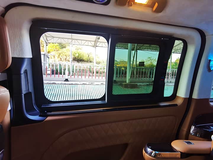 Фото 7 - Mercedes-Benz Vito