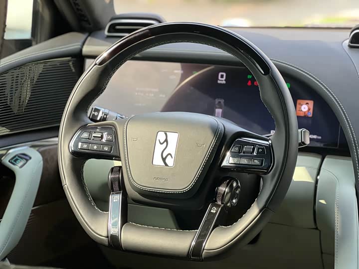 Фото 11 - BYD Yangwang U8