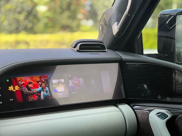 Фото 13 - BYD Yangwang U8