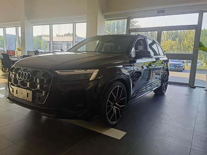 Фото 1 - Audi Q7