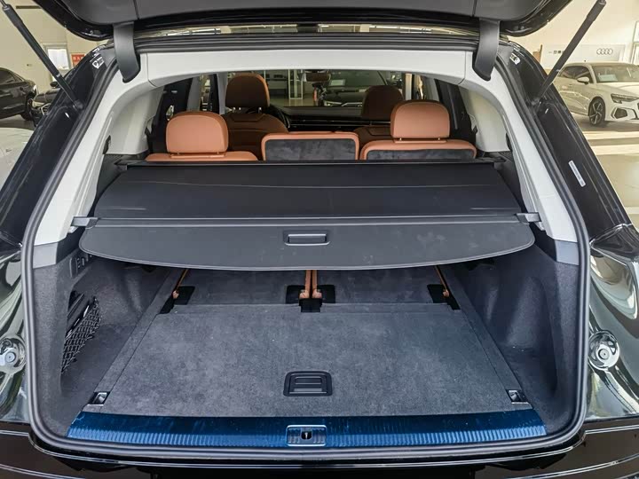 Фото 10 - Audi Q7