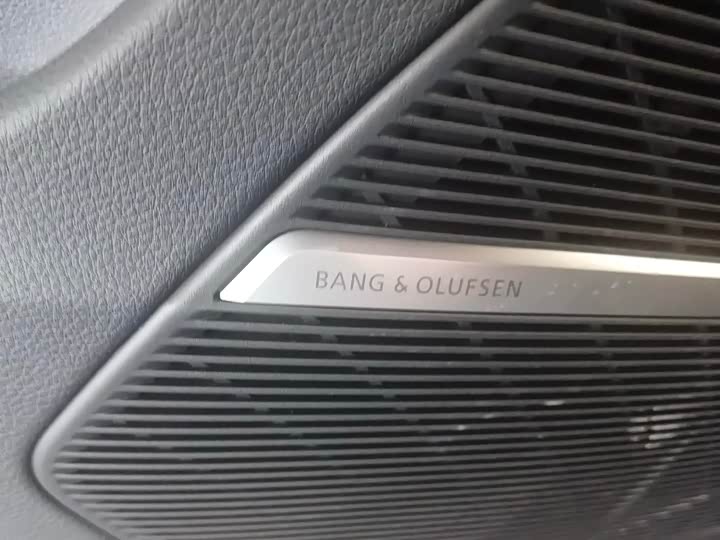 Фото 11 - Audi Q7