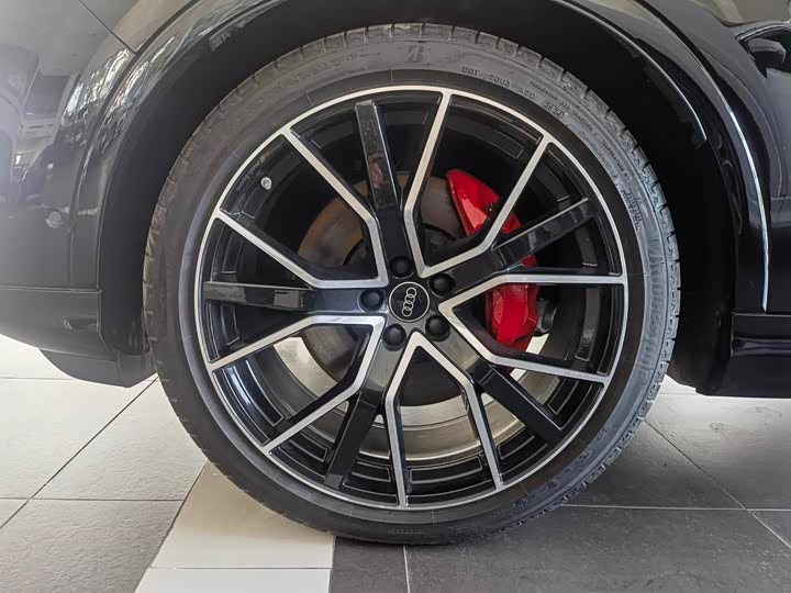 Фото 5 - Audi Q7