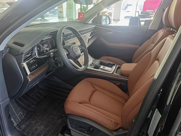 Фото 6 - Audi Q7