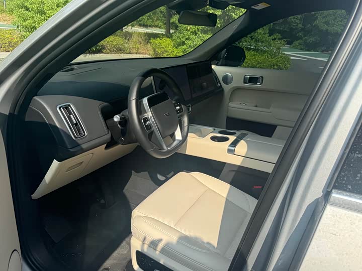 Фото 7 - LiXiang L8