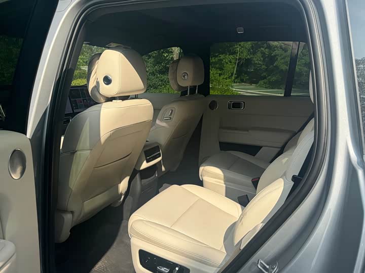 Фото 8 - LiXiang L8