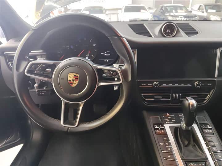 Фото 10 - Porsche Macan