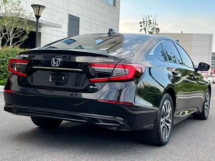 Фото 5 - Honda Accord