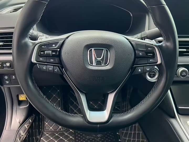 Фото 7 - Honda Accord