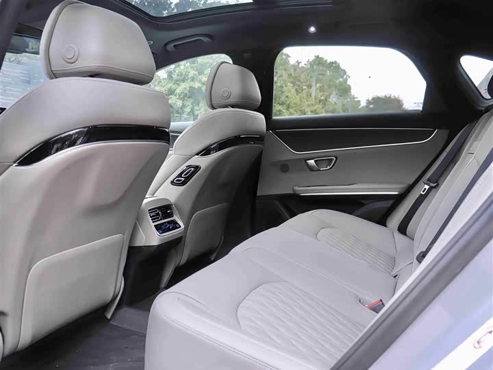 Фото 13 - BYD Han