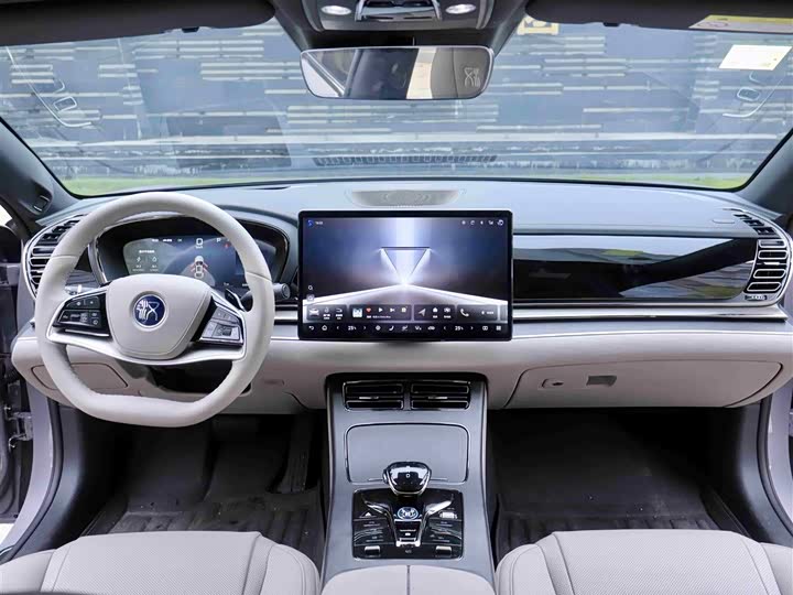 Фото 16 - BYD Han