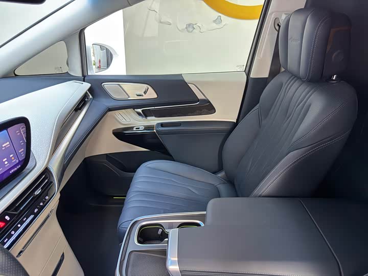 Фото 10 - Buick GL8 Century