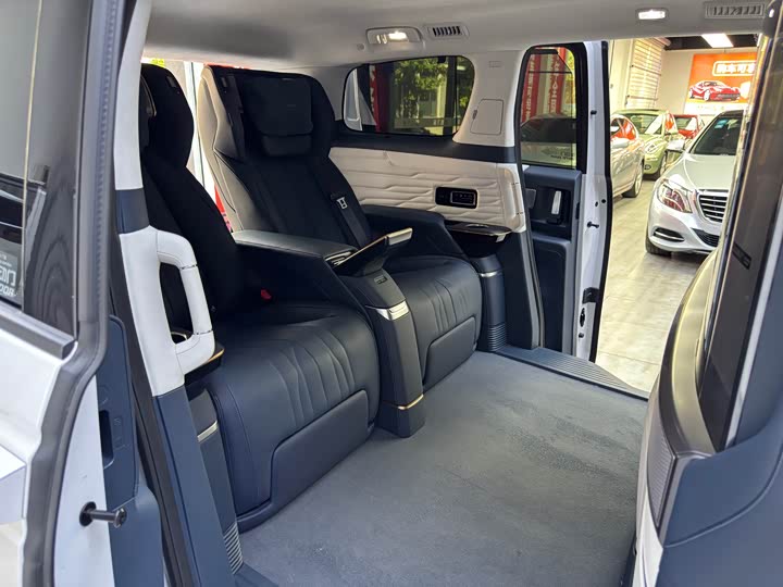 Фото 17 - Buick GL8 Century