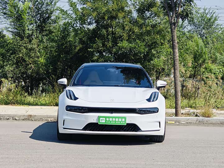 Фото 2 - Zeekr 001